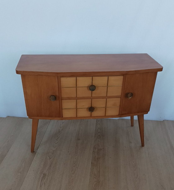 Mini commode JoKo années cinquante – Bois, Laiton (photo 2 of 10)