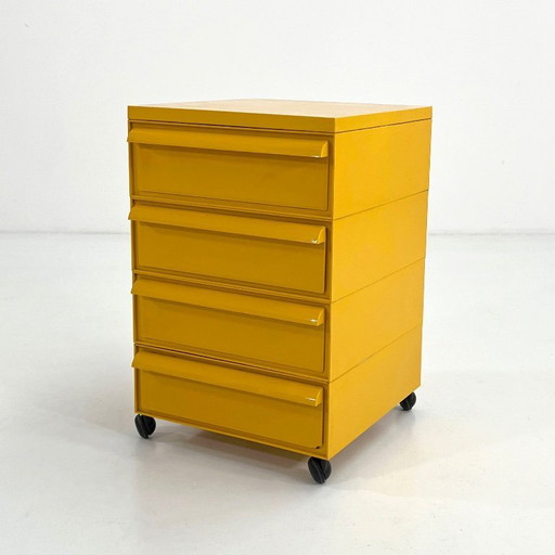 Gelbe Kommode mit 4 Schubladen, Modell 4601 auf Rädern von Simon Fussell für Kartell, 1970er