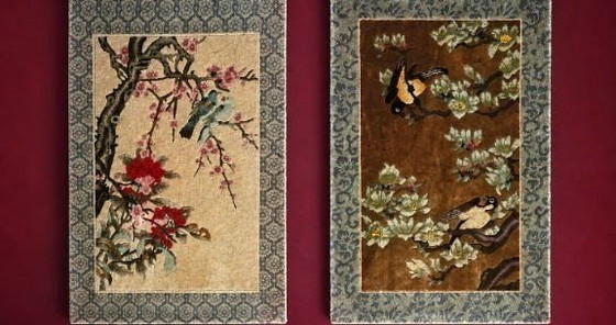 Image 1 of Juego de 2 tapices chinos anudados a mano – década de 1970 – motivo de pájaros y flores