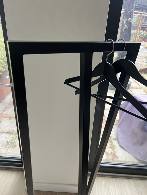 Hay Loop Stand Hall Clothes Rack Black (en anglais)