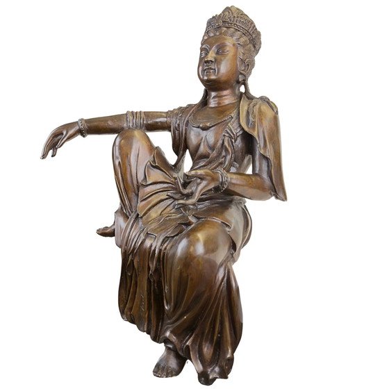 Monumentale Statua Antica Francese in Bronzo di Guanyin "Monet" – Unico Angolo-Sitter Stile Reale Alto (57 (photo 8 of 11)