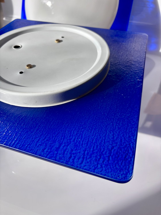 Image 1 of Paire de plafonniers en verre postmodernes, bleu cobalt et blanc opale – années 1980