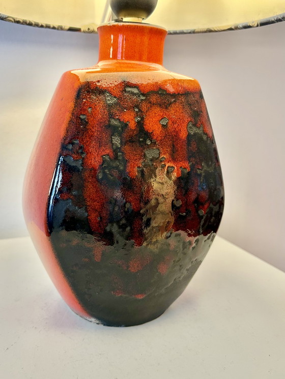 Image 1 of Kabellose Tischlampe – auch für Balkon oder Terrasse geeignet – gefertigt aus einer Vintage-Keramikvase von S. P. Gerz.