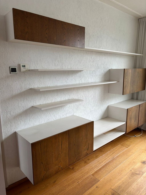 Parete attrezzata Banz Bord Mid-Century – sospesa e modulare