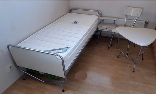 Complete Vintage Slaapkamerset Jaren ‘50 Toegeschreven Aan Wim Rietveld Voor Auping