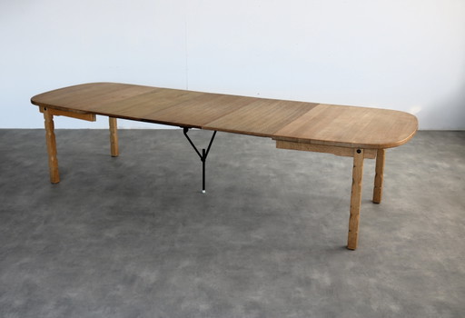 Mesa de comedor extensible brutalista Kjaernulf