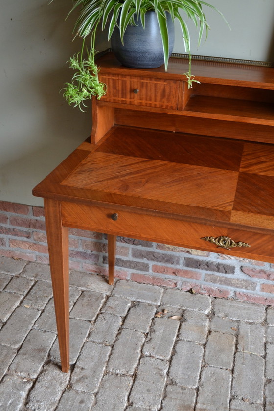 Image 1 of Antiker Nussbaum Holzschreibtisch, Schreibtisch, Pult