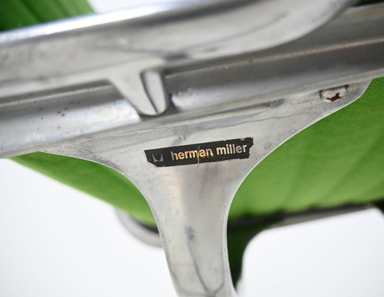 Sedie da ufficio di Charles & Ray Eames per Herman Miller, anni '70, set di 3, Tessile, Alluminio, Verde (foto 9 di 11)