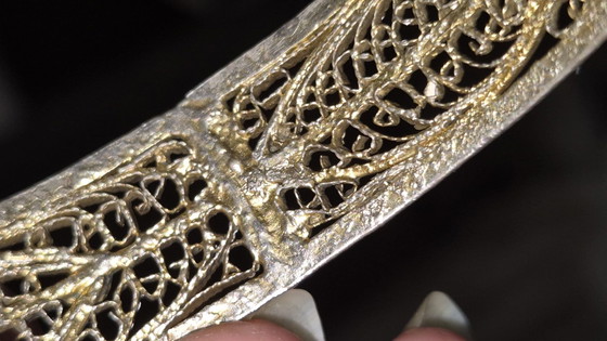 Antique filigree silver bangle bracelet – Golden reflections – Decorative Objects (photo 6 of 6)