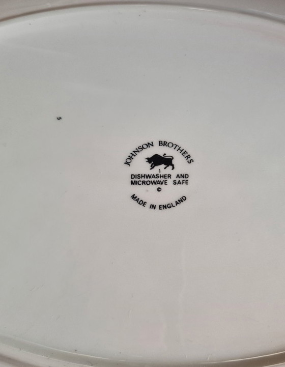 Image 1 of Servizio da tè e torta alla frutta fresca Johnson Brothers England con piatto da portata e petit four.