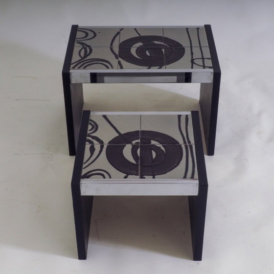 Image 1 of Set van 2 in elkaar passende bijzettafels met tegelmotief