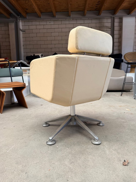 Image 1 of Fauteuil de conférence Giroflex 21 (stock : 7)