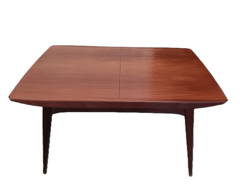 Louis van Teeffelen dining room table for Wébé 1960