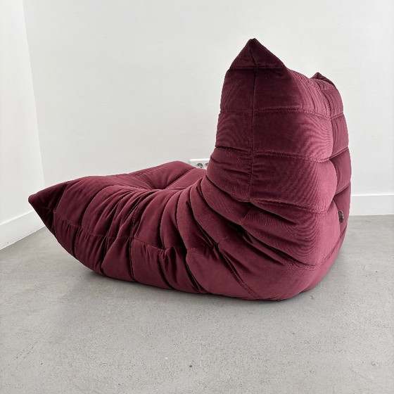 Togo Fireside Chair by Michel Ducaroy for Ligne Roset – Loveseats, Textile, Plastic (photo 6 of 8)