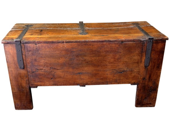 Image 1 of Duitse Stollentruhe eind 16e eeuw