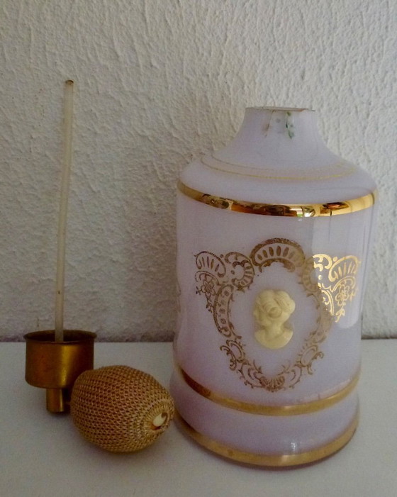 Un set da toeletta vintage in vetro opalino proveniente dall'Italia. – Cristalleria La Toscana (photo 3 of 11)