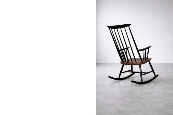 Image 1 of Fauteuil à bascule vintage en bois de style finlandais moderne du milieu du siècle, par Ilmari Tapiovaara pour Asko, années 1960