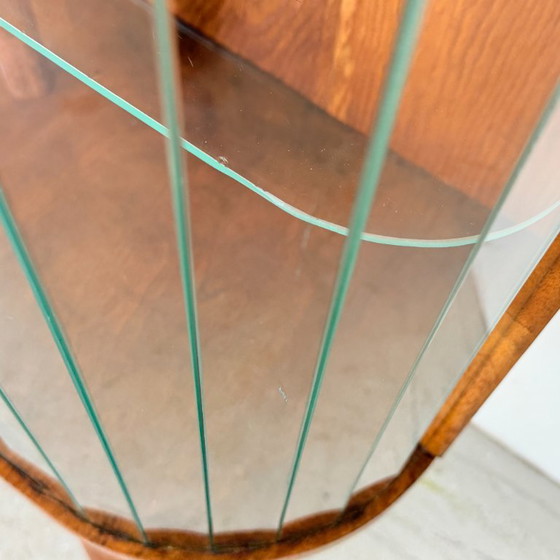 Vetrina vintage con ante in vetro – Impiallacciatura in noce caldo e stile Art Déco – Anni '50 – Vetrine (photo 11 of 14)
