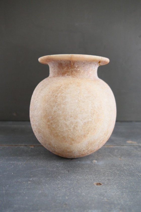 Image 1 of Antique Egyptian vase Alabaster natural tones