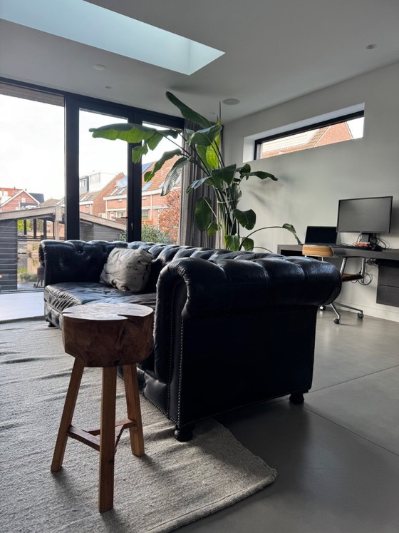 Image 1 of Bank chesterfield look in zwart geschuurd leer