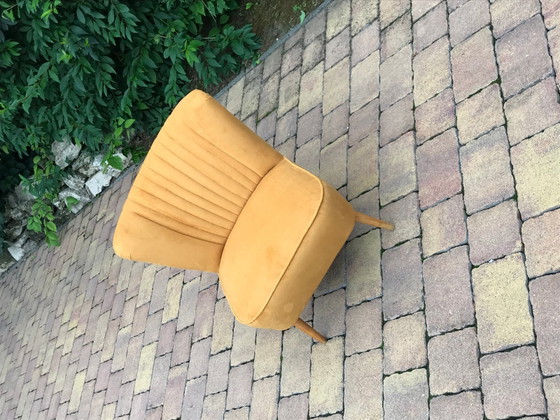 Fauteuil Club Ocre Hongrois, années 1950 (photo 4 of 9)