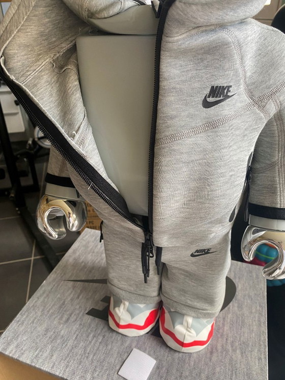 Image 1 of Bearbrick NIKE TECH FLEECE N98 1000% 70cm Edition 2023 ausverkauft MEDICOM