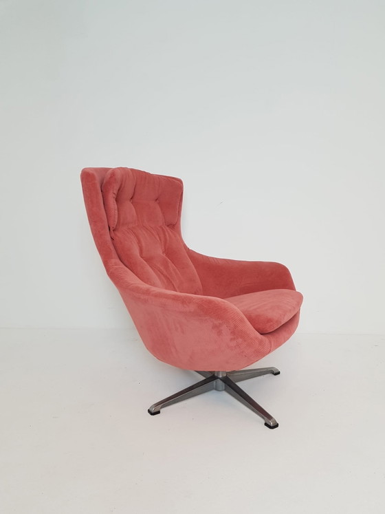 Vintage pink swivel armchair | newly upholstered pink corduroy – Polyester, Textile (photo 6 of 12)