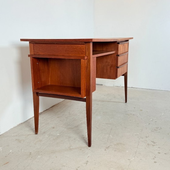 Image 1 of Vintage teak bureau in Scandinavische stijl