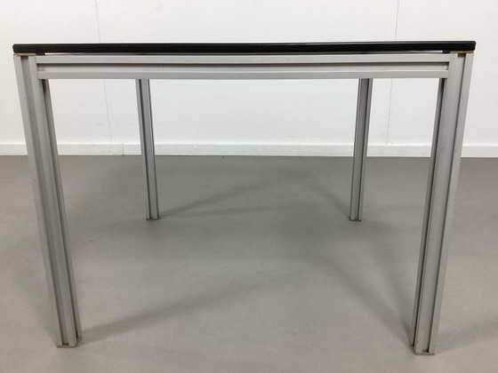 Image 1 of Vintage eighties design bijzet tafel glas en aluminium 