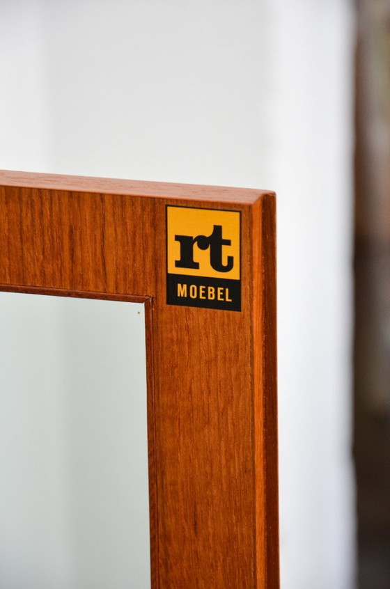 Image 1 of Vintage teakhouten vitrinekast, ladekast, dressoir, kledingkast, plank uit het midden van de vorige eeuw