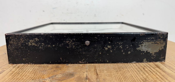 Image 1 of Zwarte industriële vierkante wandklok van Pragotron, jaren 70