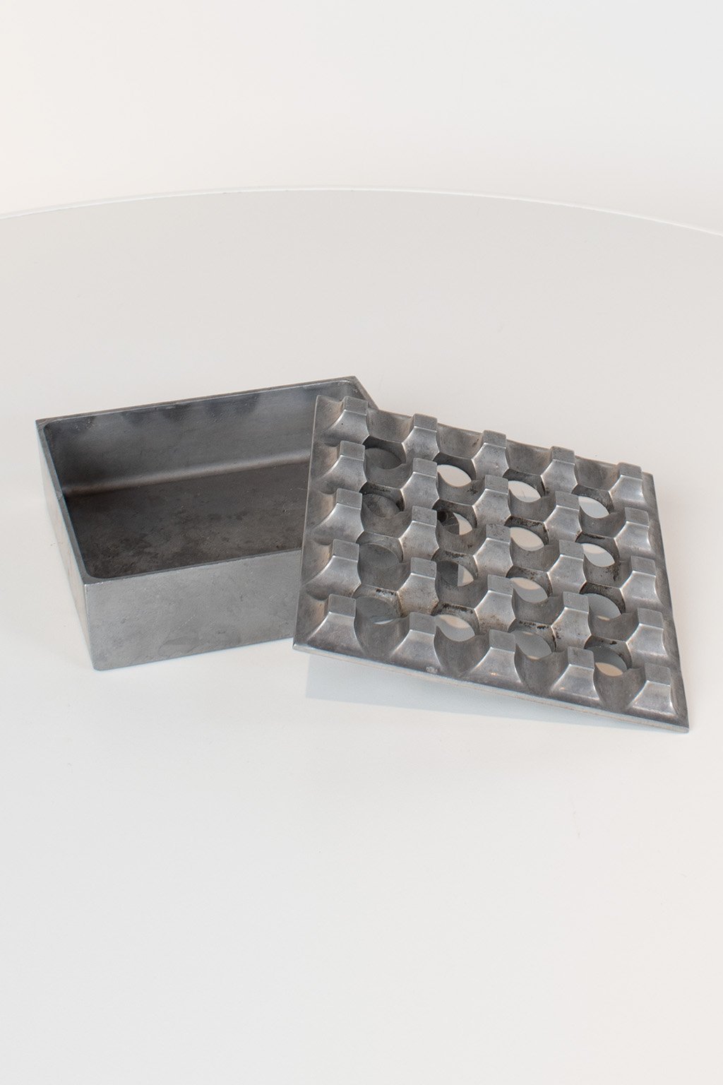 Ashtray Ultima 15 | Table accessories second-hand | Whoppah