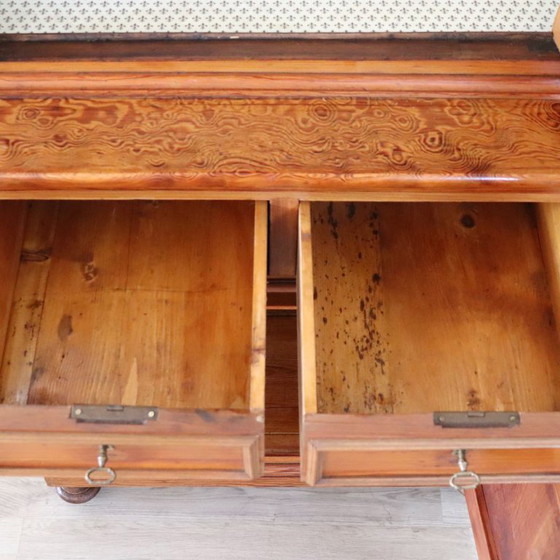 Vitrine ancienne en bois de mélèze, Italie, fin du XIXe siècle – Wood (photo 8 of 13)