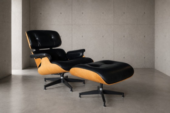 Charles Eames Lounge Chair e Ottoman 670/671 in pelle nera, Herman Miller, Poltrone, Nero (foto 2 di 11)