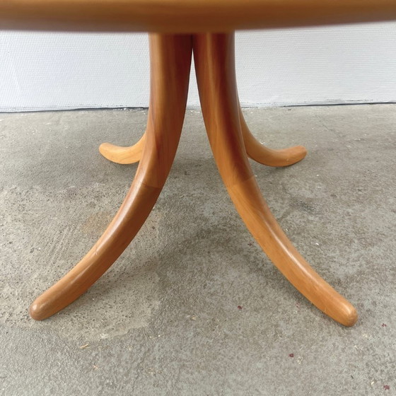 Image 1 of Table basse ronde, noyer, marque : Alma
