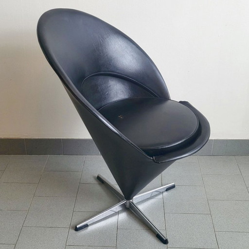 VINTAGE CONE CHAIR K1 BY VERNER PANTON 1950 BLACK FAUX LEATHER & STEEL