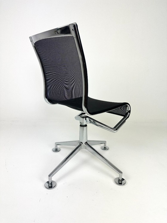 Design bureaustoel Alias Meetingframe, Draaistoelen, Aluminium, Zwart (foto 4 van 12)
