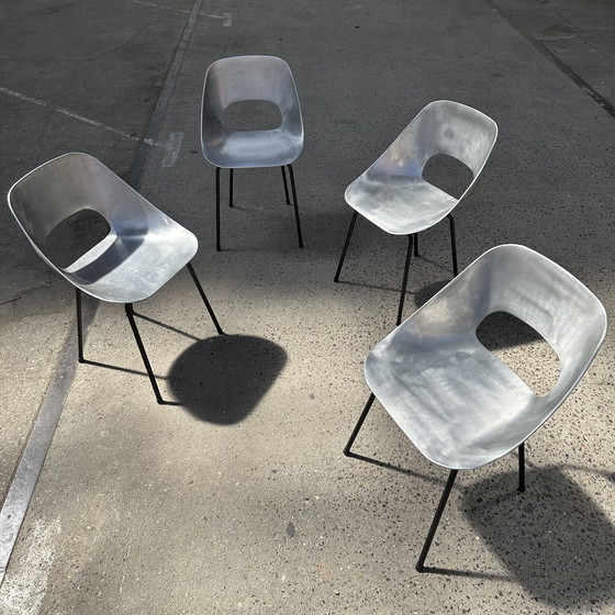 Image 1 of Set van 4 Tulip-stoelen van Pierre Guariche