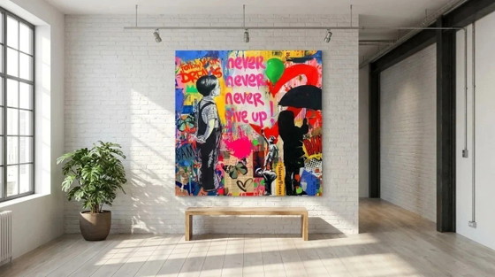 Image 1 of Motivo "Never Give Up" di Banksy – Opera esclusiva per la mostra su vetro acrilico | 90 × 90 cm