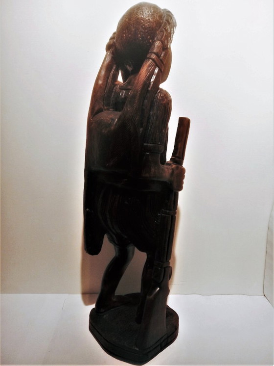Image 1 of Grande sculpture lourde de chasseur africain