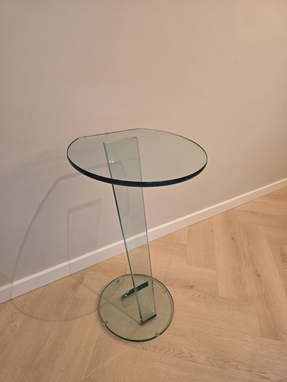 Image 1 of Table d'appoint design en verre