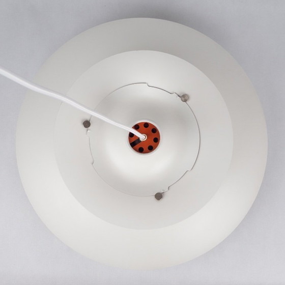 Par de lámparas colgantes PH 5 de 2 pulgadas diseñadas por Poul Henningsen. – Louis Poulsen (photo 4 of 15)