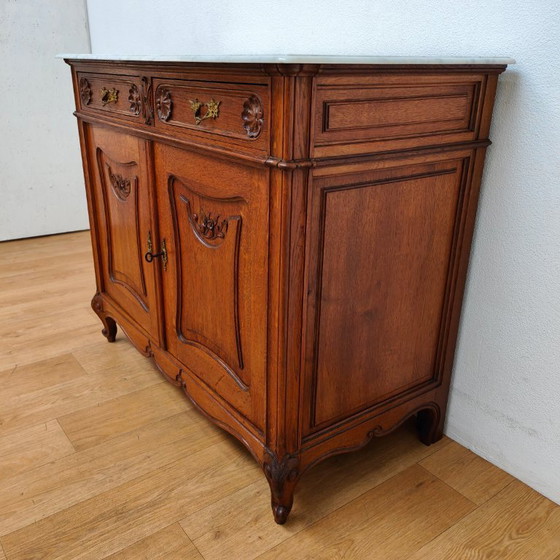 Image 1 of Commode ancienne de salle de bain avec plateau en marbre