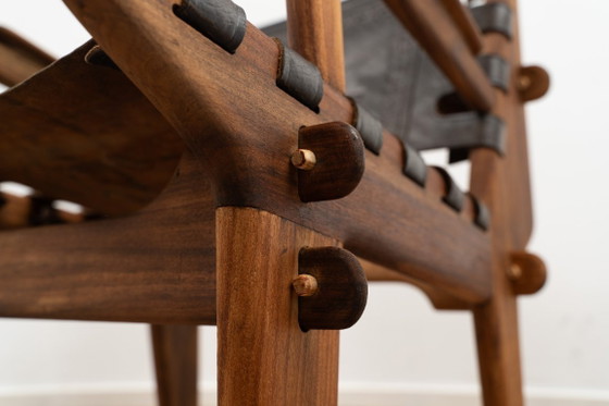 Image 1 of Fauteuil lounge par Angel Pazmino