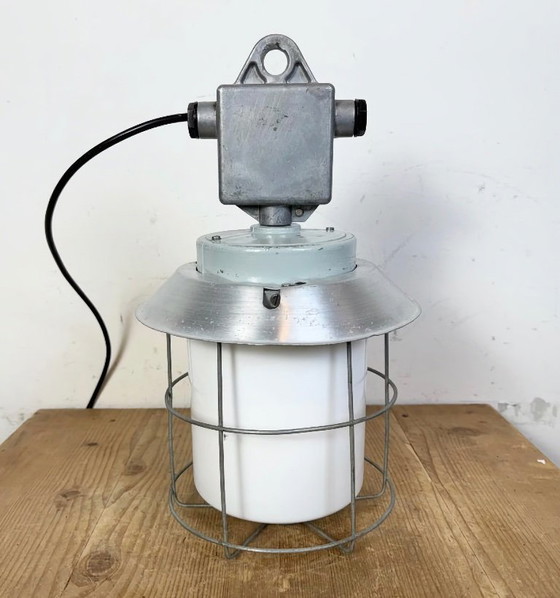 Image 1 of Lampada industriale a gabbia in alluminio con vetro opalino di Elektrosvit, anni '70