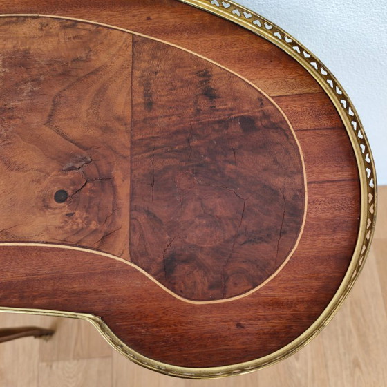 Image 1 of Antiker Beistelltisch, kleiner Nachttisch, kleine nierenförmige Kommode