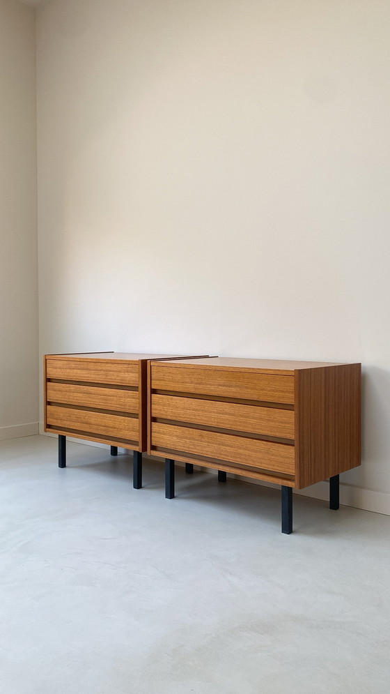Image 1 of Vintage Wooden Chest of Drawers With 3 Drawers And Metal Legs