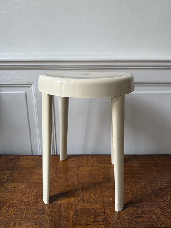 Image 1 of Cremefarbener Design-Hocker