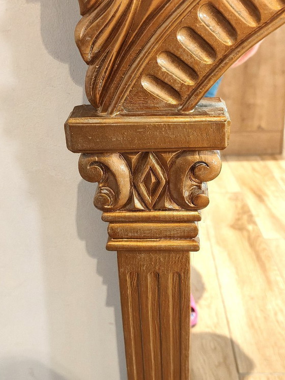 Image 1 of Specchio con frontone dorato