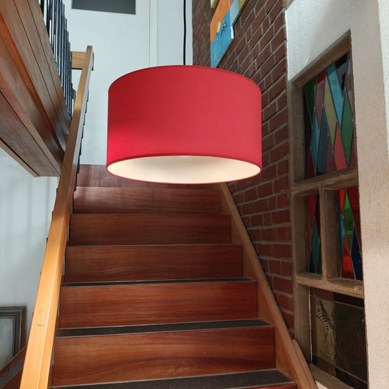 Image 1 of Lampada a sospensione Stéphane Davidts Ø40 cm – Paralume in tessuto rosso